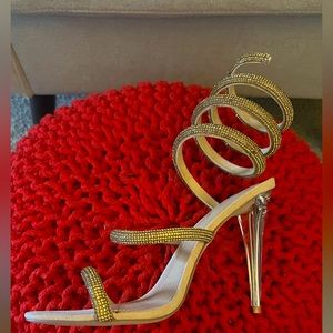 NWOT GOLD strappy ankle wrap sandals Size11